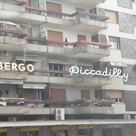 Albergo Piccadilly Medolago Екстериор снимка