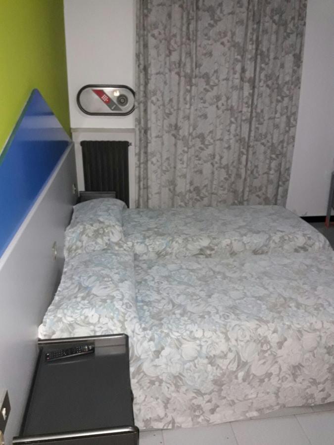 Albergo Piccadilly Medolago Екстериор снимка